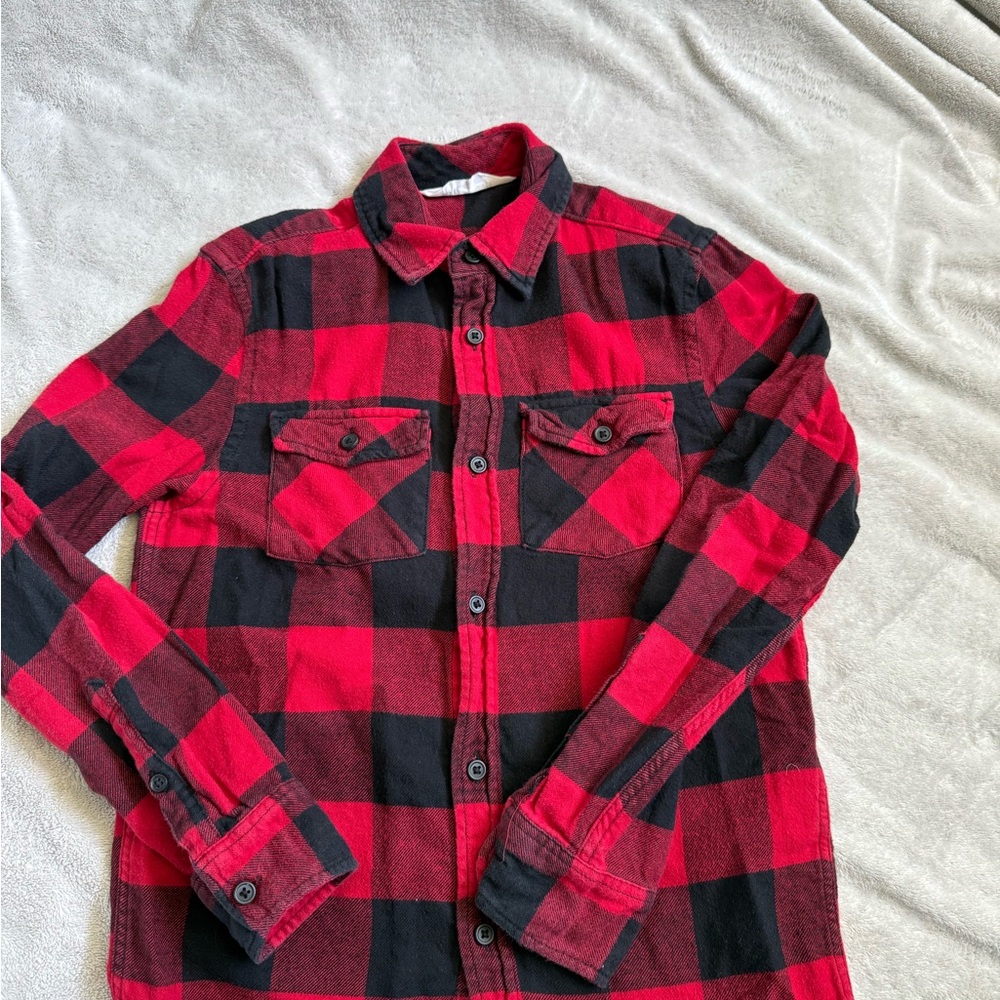H&M Red and Black Button Down Flannel Shirt